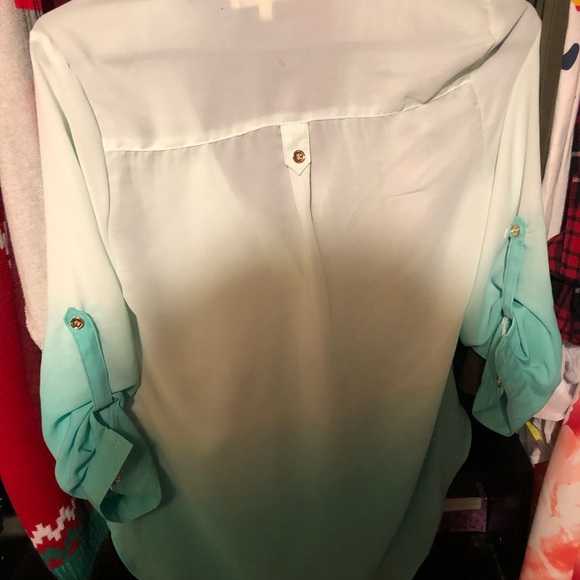 Ombré blouse. Teal ocean color 🌊 - Picture 2 of 3